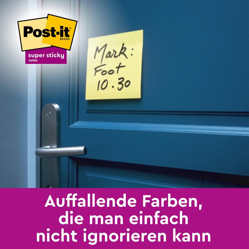 Tá nóta buí Post-it® Super Sticky 100% Athchúrsála (76x76 mm, 70 bileog, 100% PEFC) ó 3M Deutschland GmbH le scríbhinn láimhe "Mark: Foot 10.30" suite gar do láimhseáil dorais ghoirm; tá téacs Gearmánach thíos.